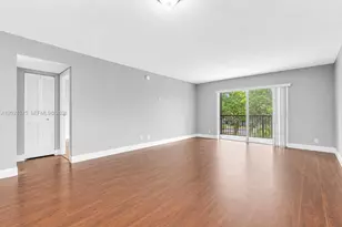 5961 N Falls Cir Dr, Lauderhill, FL 33319 - Photo 5