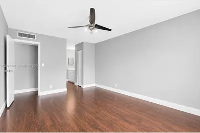 5961 N Falls Cir Dr #309, Lauderhill, FL 33319 - Photo 9