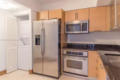31 SE 5th St #1208, Miami, FL 33131 - Photo 5