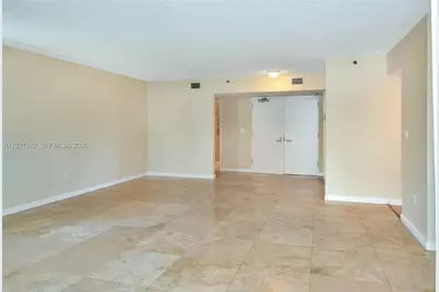 5900 Collins Ave #408, Miami Beach, FL 33140 - Photo 11