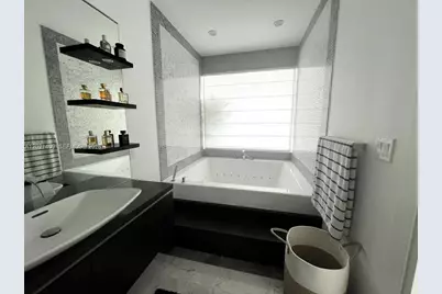 200 Biscayne Boulevard Way #5004, Miami, FL 33131 - Photo 19