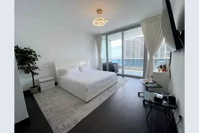 200 Biscayne Boulevard Way #5004, Miami, FL 33131 - Photo 15