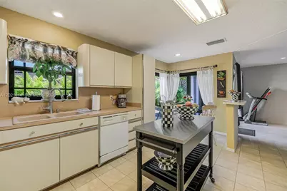 6153 SW 154th Ct, Miami, FL 33193 - Photo 15