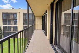 8635 NW 8th St, Miami, FL 33126 - Photo 9