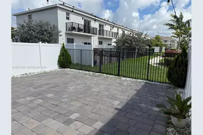 779 SE 18th St #779, Homestead, FL 33034 - Photo 15