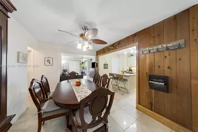 304 SW 68th Ave, Pembroke Pines, FL 33023 - Photo 9