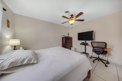 304 SW 68th Ave, Pembroke Pines, FL 33023 - Photo 25