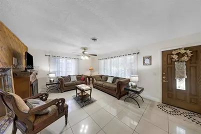 304 SW 68th Ave, Pembroke Pines, FL 33023 - Photo 5