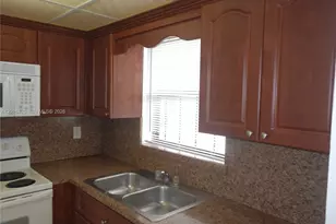 6020 Shaker Wood Cir, Tamarac, FL 33319 - Photo 11