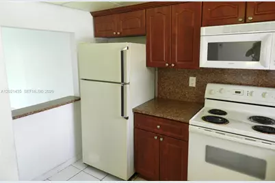 6020 Shakerwood Cir #105, Tamarac, FL 33319 - Photo 5