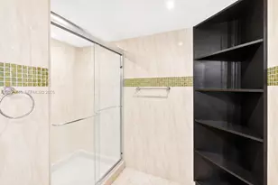 1717 N Bayshore Dr, Miami, FL 33132 - Photo 19