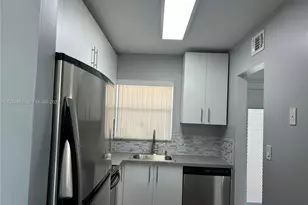 2831 E Sunrise Lakes Dr, Sunrise, FL 33322 - Photo 5