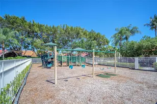 800 Sorrento Dr, Weston, FL 33326 - Photo 37