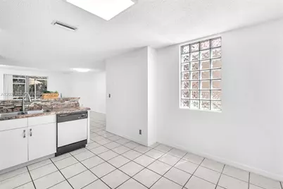 800 Sorrento Dr. #2, Weston, FL 33326 - Photo 9