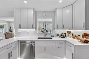 164 NE 30th St, Wilton Manors, FL 33334 - Photo 23