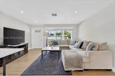 164 NE 30th St, Wilton Manors, FL 33334 - Photo 15