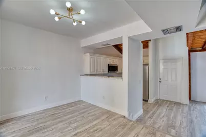 8015 SW 21st Ct, Davie, FL 33324 - Photo 13