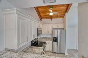 8015 SW 21st Ct, Davie, FL 33324 - Photo 9