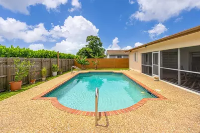 850 NW 79th Ave, Margate, FL 33063 - Photo 17