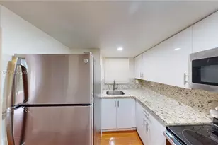 8860 Fontainebleau Blvd, Miami, FL 33172 - Photo 7