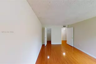 8860 Fontainebleau Blvd, Miami, FL 33172 - Photo 15