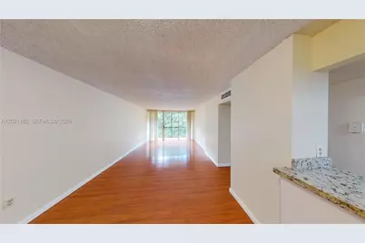 8860 Fontainebleau Blvd #405, Miami, FL 33172 - Photo 3