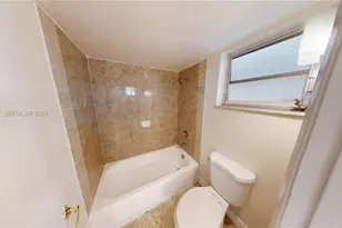 8860 Fontainebleau Blvd, Miami, FL 33172 - Photo 11