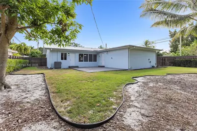 8910 NE 9th Ct, Miami, FL 33138 - Photo 35