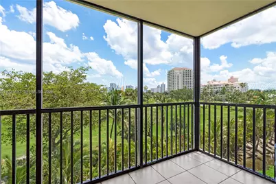 20335 W Country Club Dr #404, Aventura, FL 33180 - Photo 23