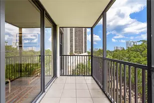 20335 W Country Club Dr, Aventura, FL 33180 - Photo 25