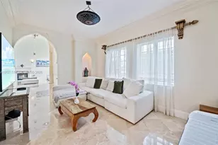 2501 Pine Tree Dr, Miami Beach, FL 33140 - Photo 9