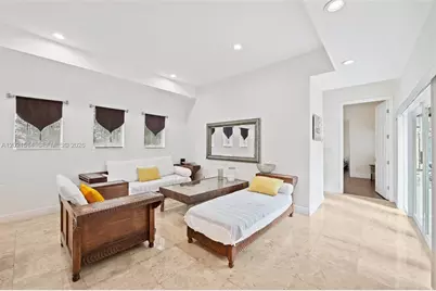 2501 Pine Tree Dr, Miami Beach, FL 33140 - Photo 17