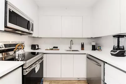 1500 Bay Rd #416S, Miami Beach, FL 33139 - Photo 13