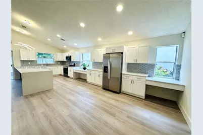 116 W Bayridge Dr, Weston, FL 33326 - Photo 3