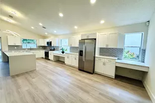 116 W Bayridge Dr, Weston, FL 33326 - Photo 3