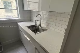 967 SW 5th St, Miami, FL 33130 - Photo 5