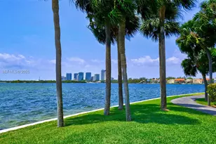 2 Grove Isle Dr, Miami, FL 33133 - Photo 33