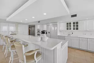 2 Grove Isle Dr, Miami, FL 33133 - Photo 15
