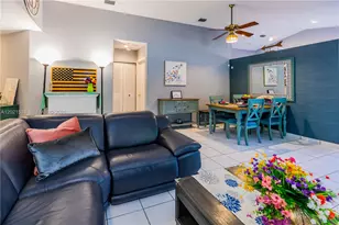 1327 Seagrape Cir, Weston, FL 33326 - Photo 9