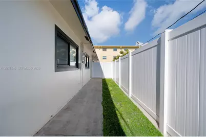 329 SE 12th Ave #2, Pompano Beach, FL 33060 - Photo 27