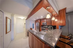 1660 NE 191st St, Miami, FL 33179 - Photo 5