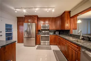 1660 NE 191st St, Miami, FL 33179 - Photo 7