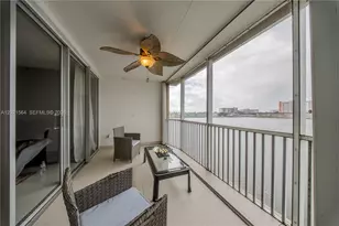 1660 NE 191st St, Miami, FL 33179 - Photo 25