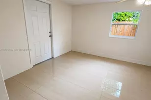 1120 E 6th Ct, Hialeah, FL 33010 - Photo 17
