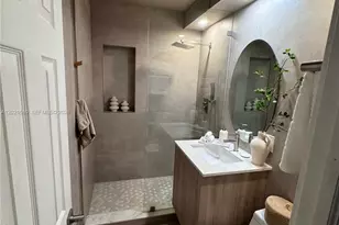 1120 E 6th Ct, Hialeah, FL 33010 - Photo 11