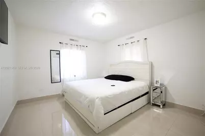 1120 E 6th Ct, Hialeah, FL 33010 - Photo 7