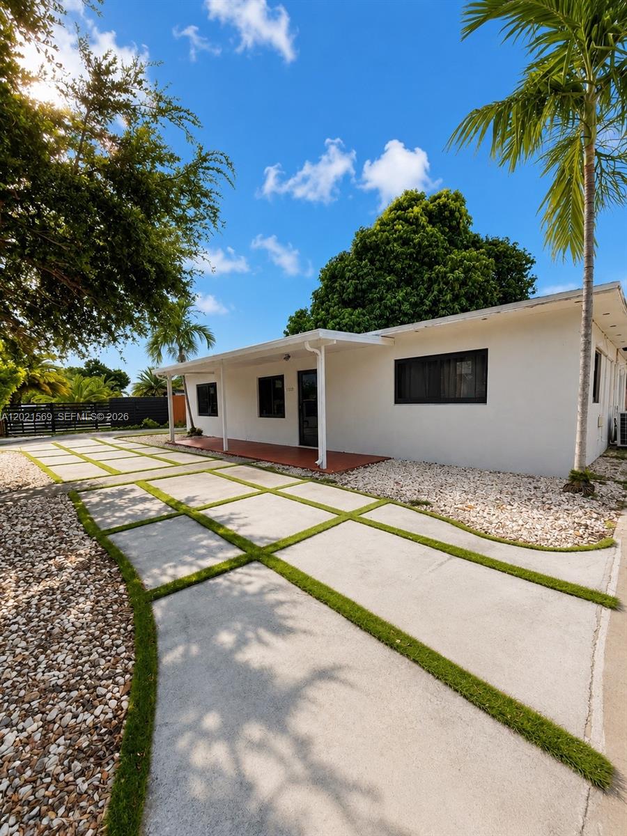 1120 E 6th Ct - 1120 E 6th Ct, Hialeah, FL 33010 Luxury Property | Jose Angel Pina