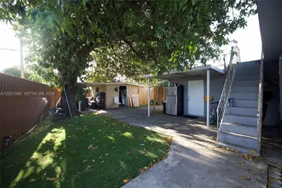 1120 E 6th Ct, Hialeah, FL 33010 - Photo 15