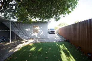 1120 E 6th Ct, Hialeah, FL 33010 - Photo 13