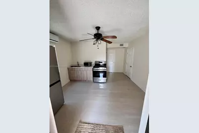 1120 E 6th Ct, Hialeah, FL 33010 - Photo 17